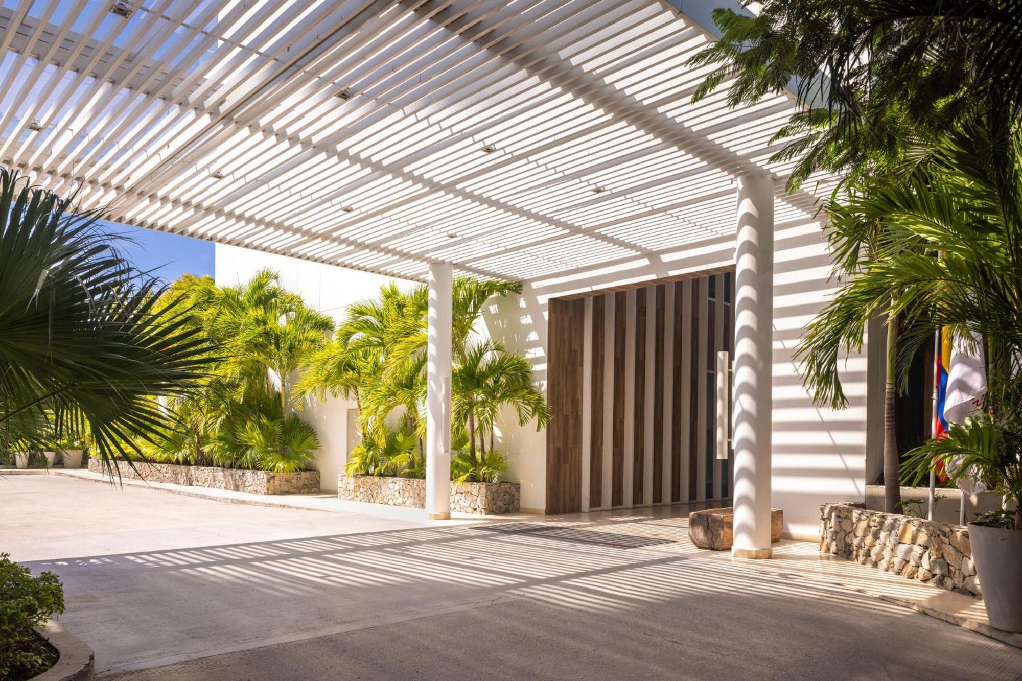 Santa Marta Marriott Resort Playa Dormida Exteriér fotografie The entrance of the new terminal